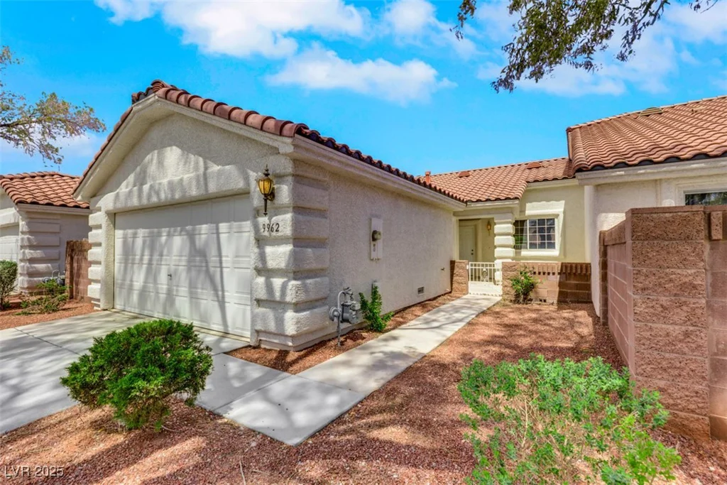 9962 Catalina Canyon, Las Vegas, NV 89147