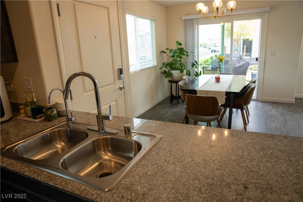6824 Satin Silver, North Las Vegas, NV 89086