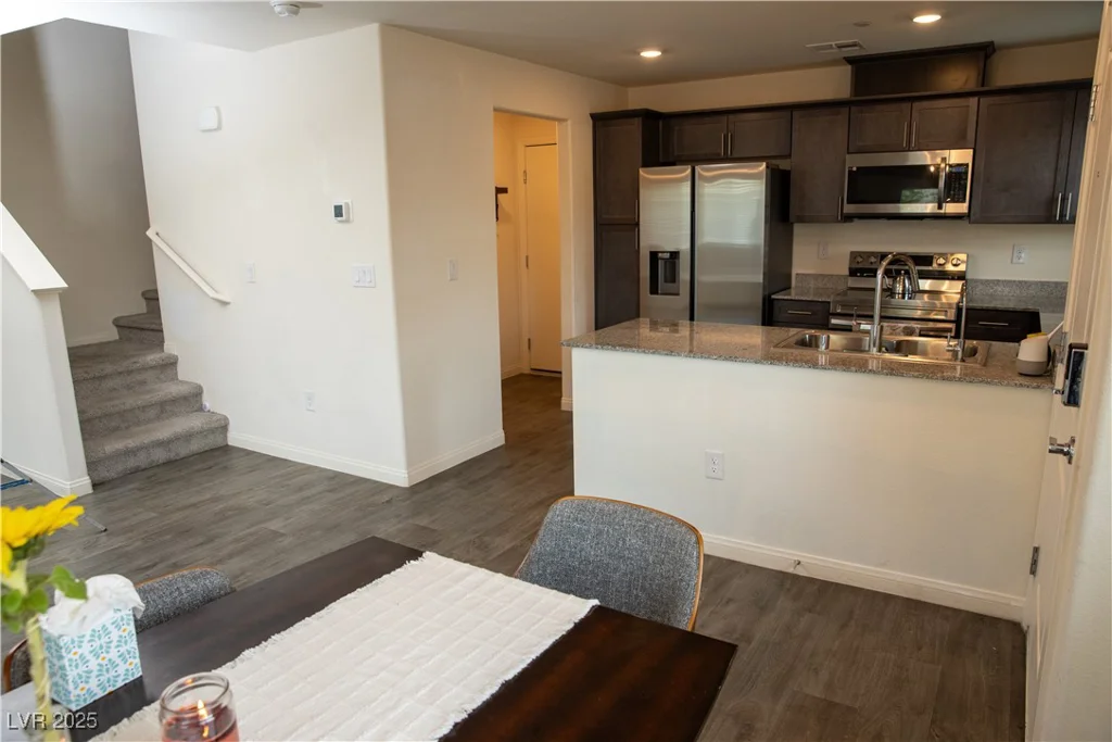 6824 Satin Silver, North Las Vegas, NV 89086