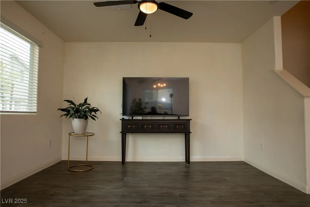 6824 Satin Silver, North Las Vegas, NV 89086