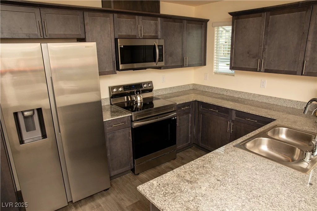 6824 Satin Silver, North Las Vegas, NV 89086