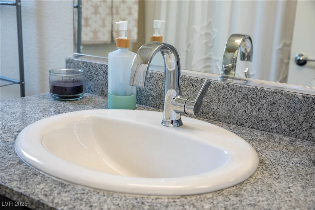 6824 Satin Silver, North Las Vegas, NV 89086