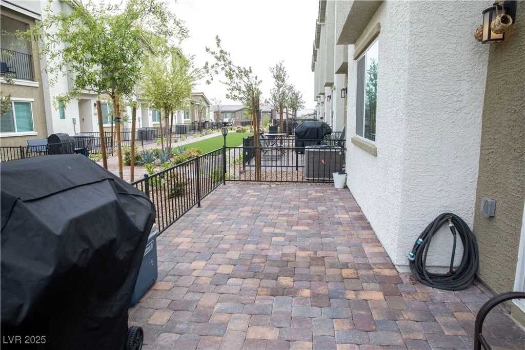 6824 Satin Silver, North Las Vegas, NV 89086