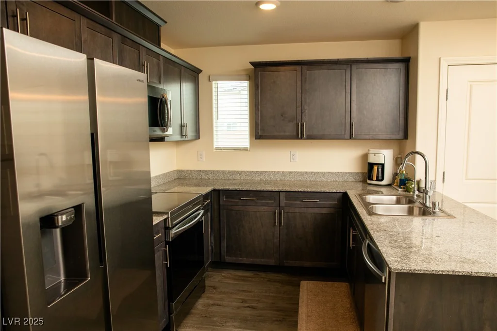 6824 Satin Silver, North Las Vegas, NV 89086