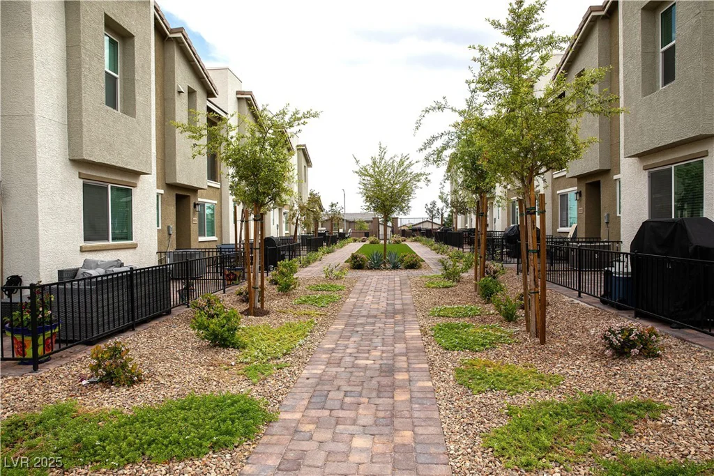 6824 Satin Silver, North Las Vegas, NV 89086