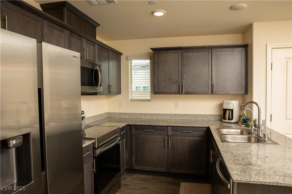 6824 Satin Silver, North Las Vegas, NV 89086