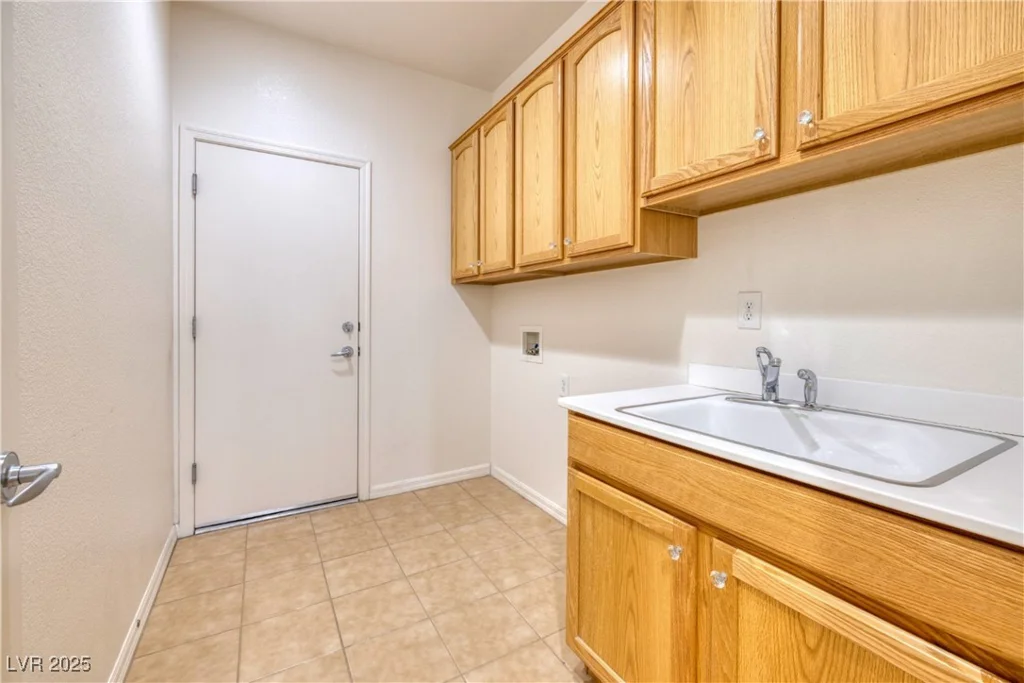 2219 Sawtooth Mountain, Henderson, NV 89044