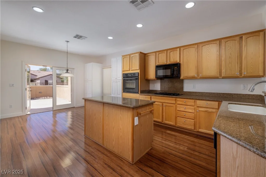 2219 Sawtooth Mountain, Henderson, NV 89044