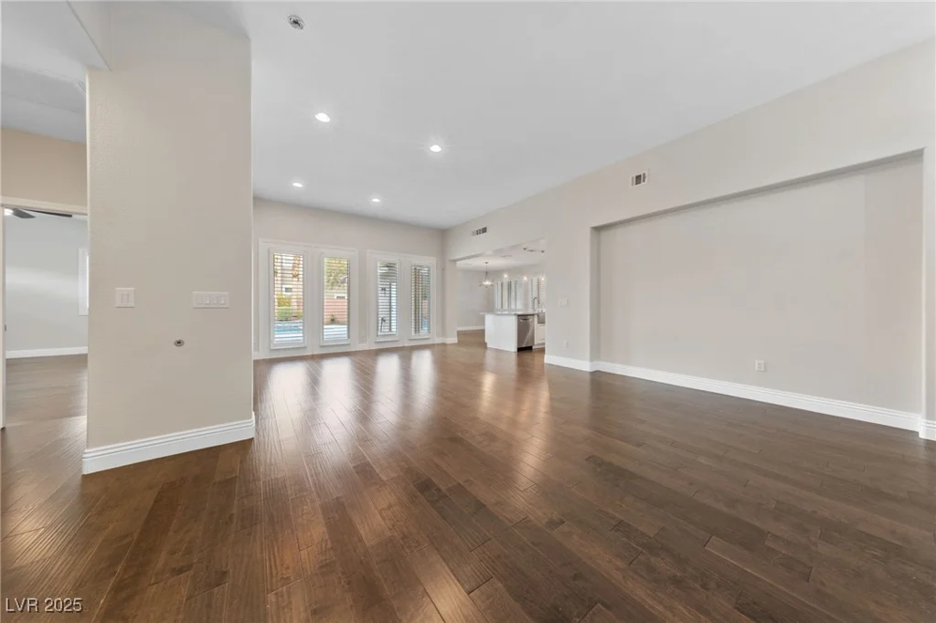 616 Canyon Brook, Las Vegas, NV 89145