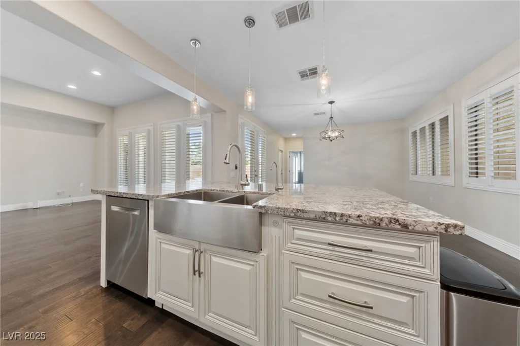 616 Canyon Brook, Las Vegas, NV 89145