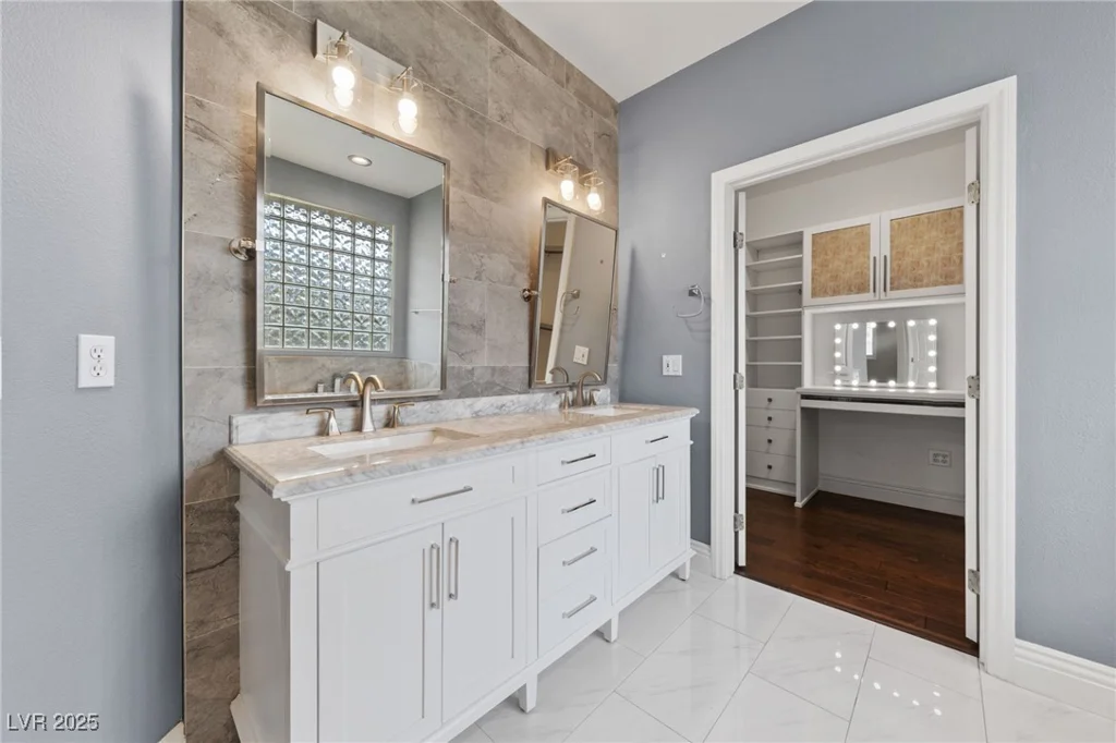 616 Canyon Brook, Las Vegas, NV 89145