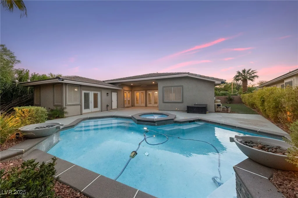 616 Canyon Brook, Las Vegas, NV 89145