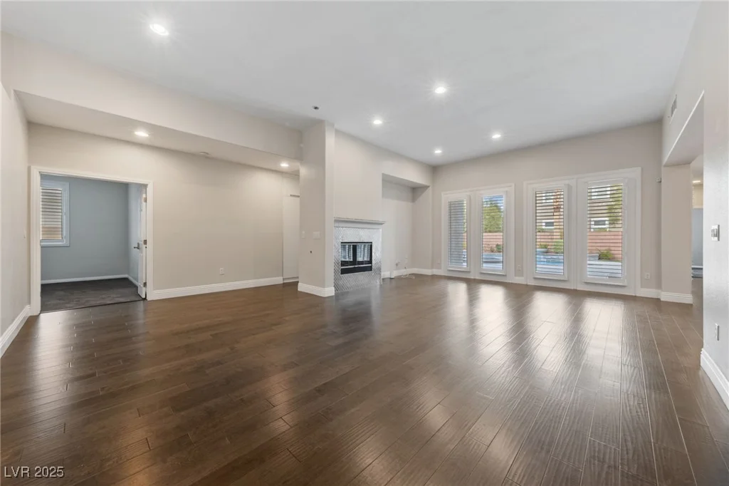 616 Canyon Brook, Las Vegas, NV 89145