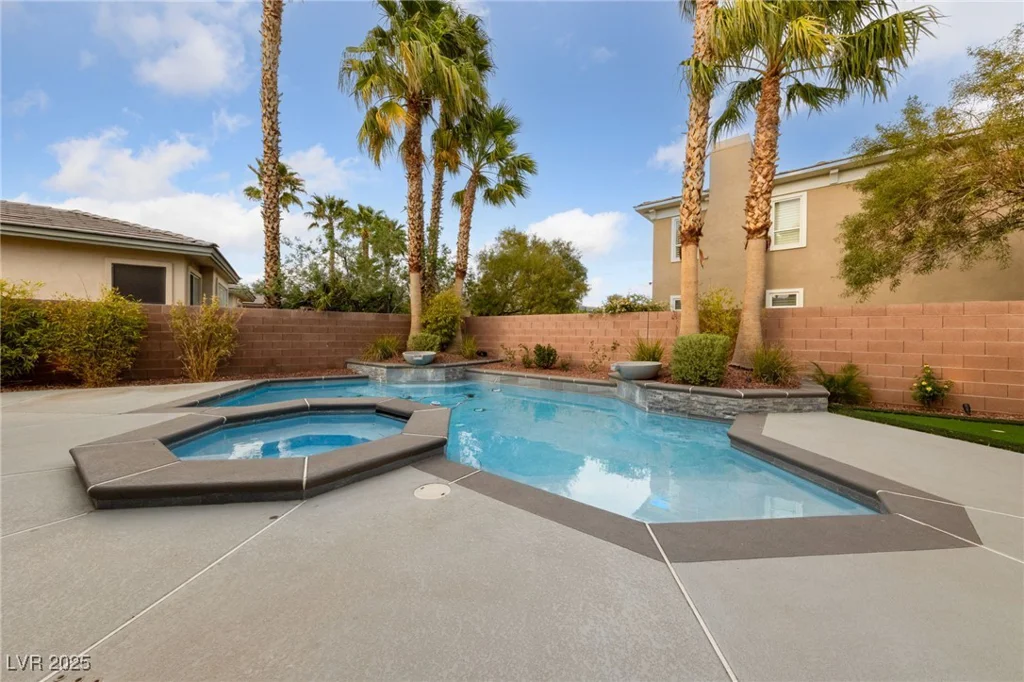 616 Canyon Brook, Las Vegas, NV 89145