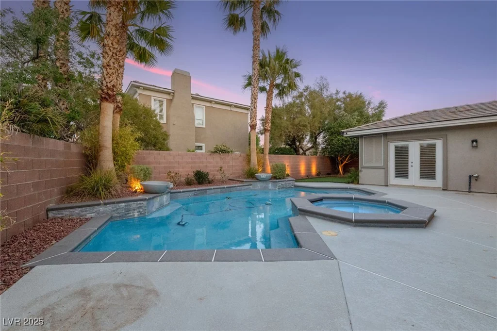 616 Canyon Brook, Las Vegas, NV 89145