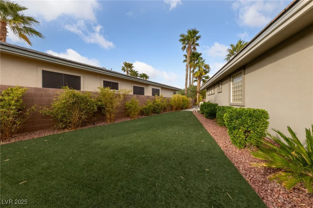 616 Canyon Brook, Las Vegas, NV 89145