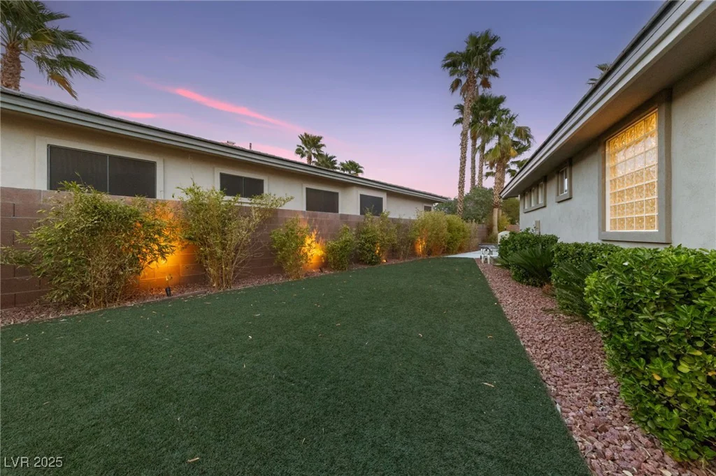 616 Canyon Brook, Las Vegas, NV 89145