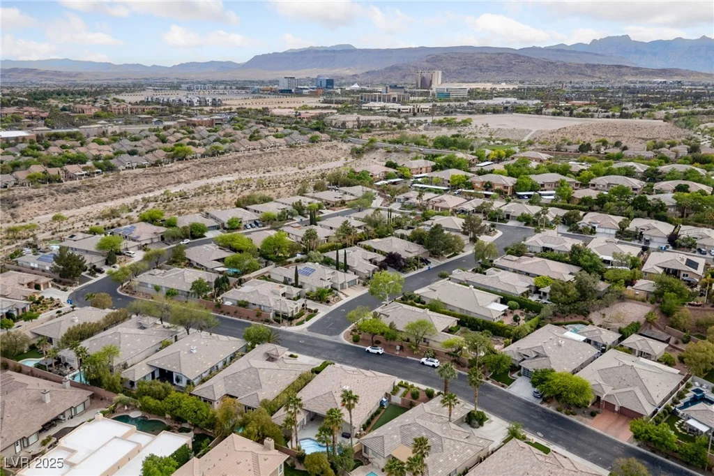 616 Canyon Brook, Las Vegas, NV 89145