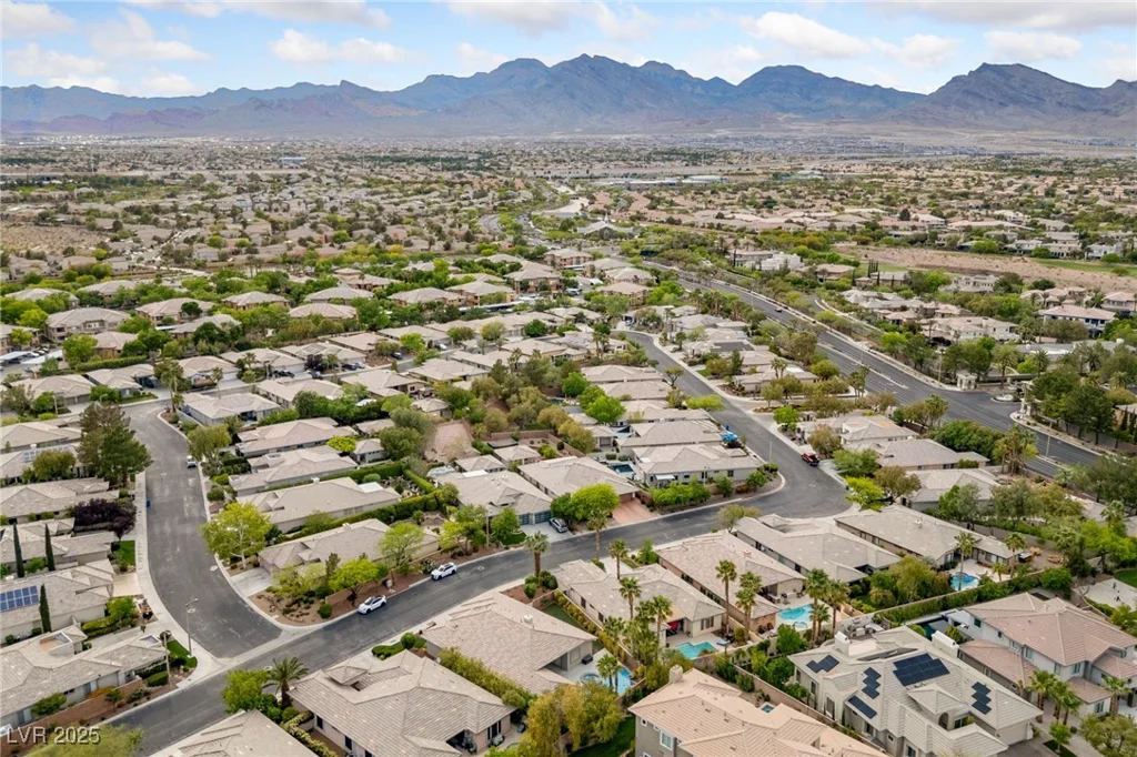 616 Canyon Brook, Las Vegas, NV 89145