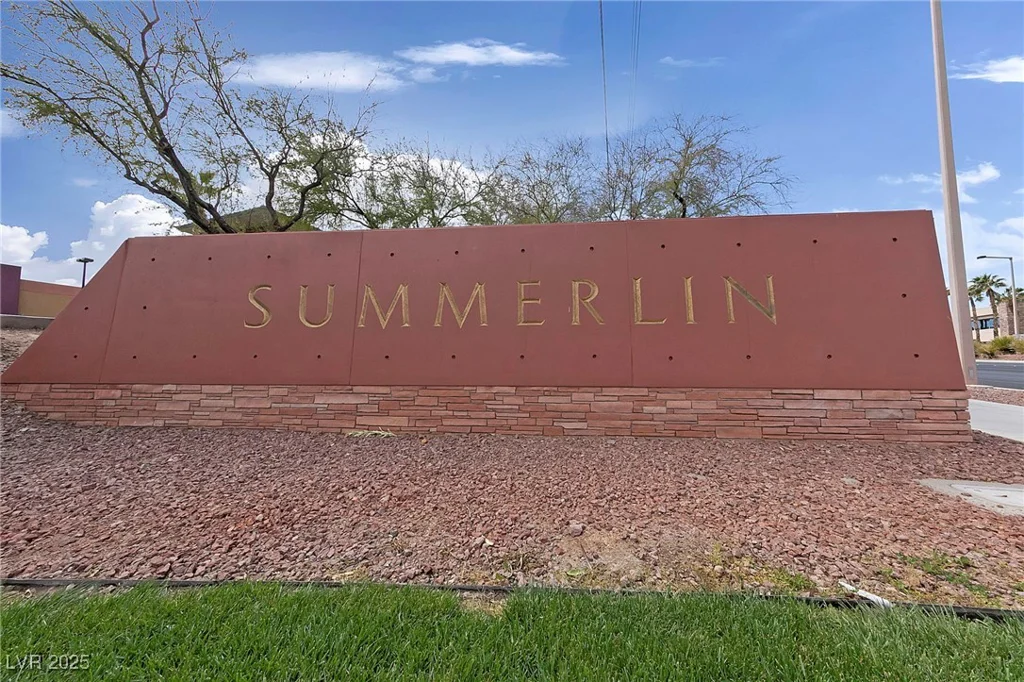 616 Canyon Brook, Las Vegas, NV 89145