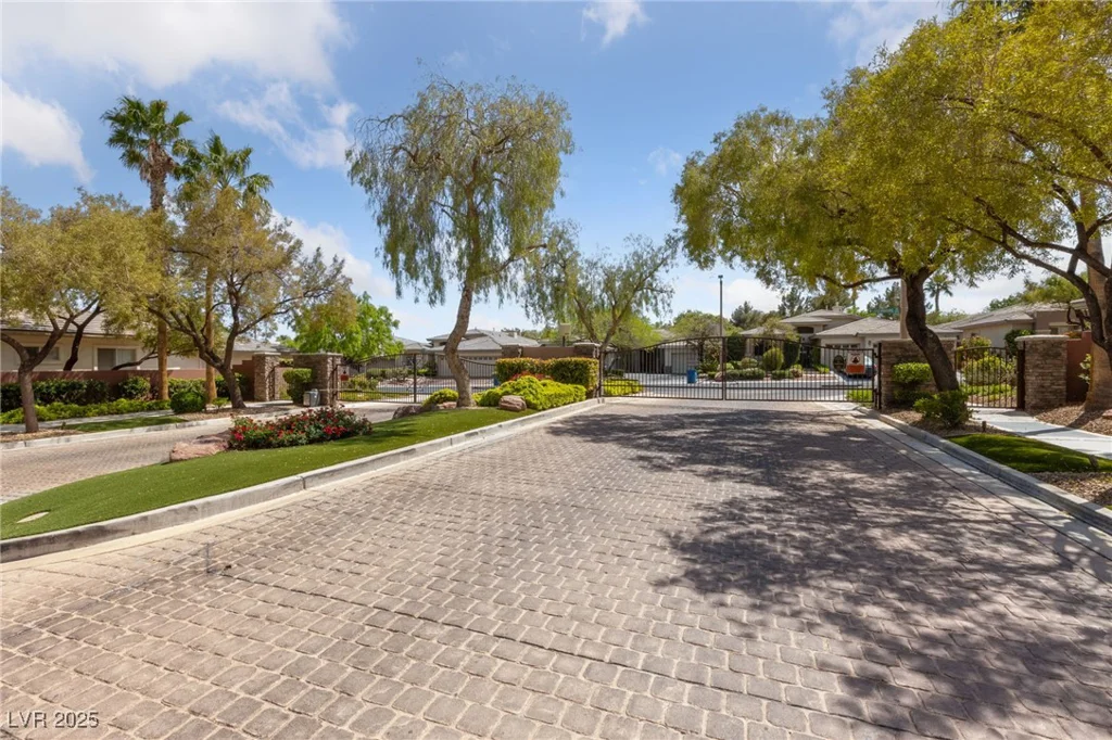 616 Canyon Brook, Las Vegas, NV 89145
