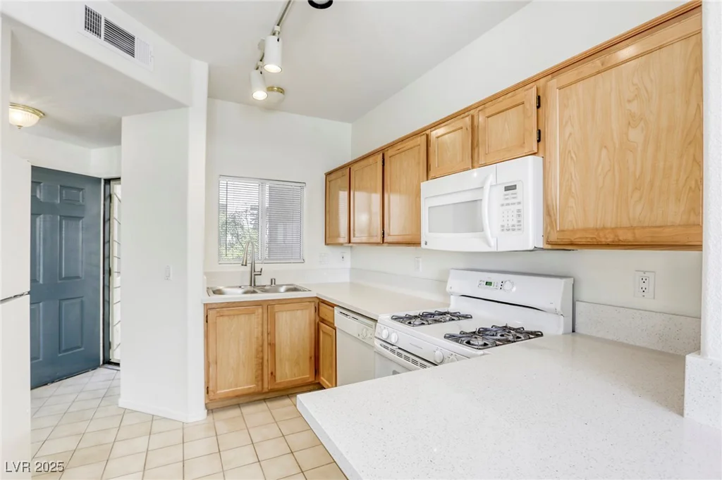 2117 Echo Bay, Las Vegas, NV 89128