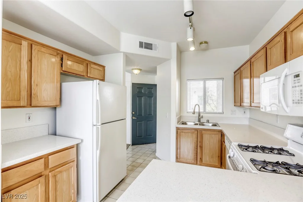 2117 Echo Bay, Las Vegas, NV 89128