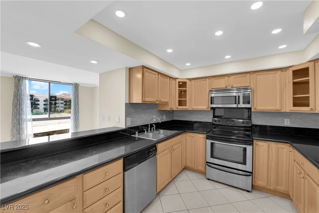 3930 University Center, Las Vegas, NV 89119