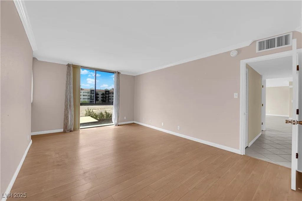 3930 University Center, Las Vegas, NV 89119