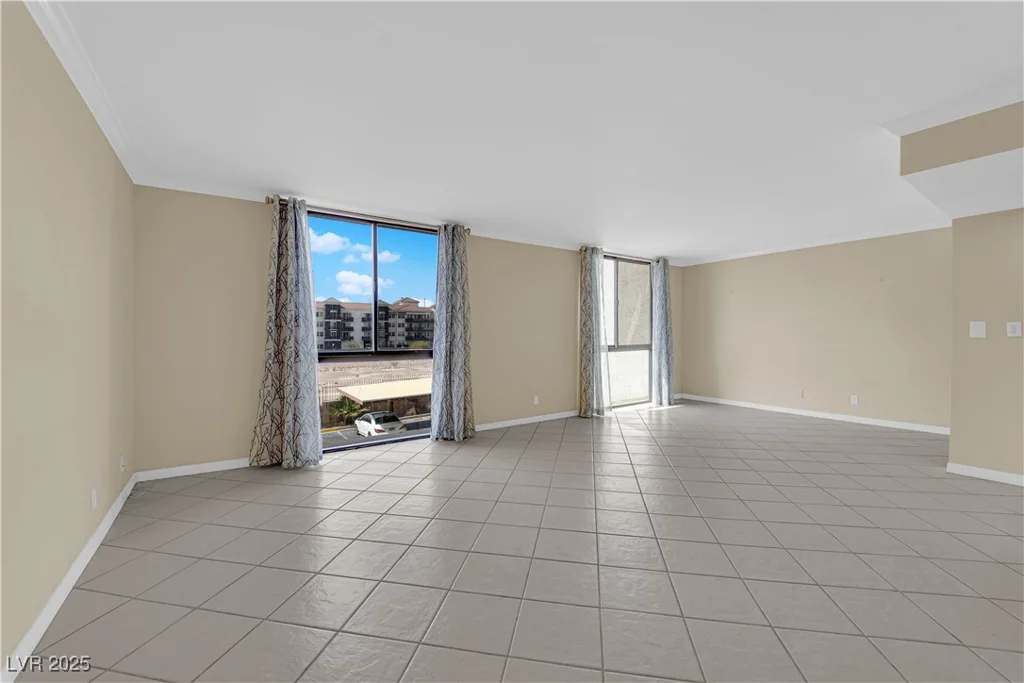 3930 University Center, Las Vegas, NV 89119