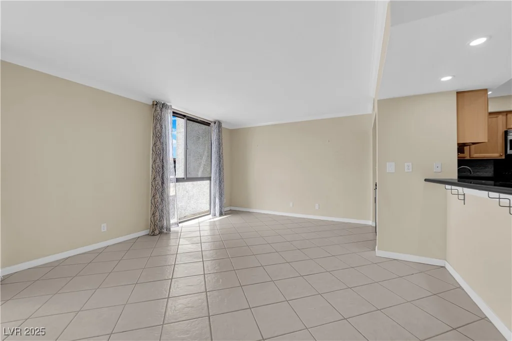 3930 University Center, Las Vegas, NV 89119