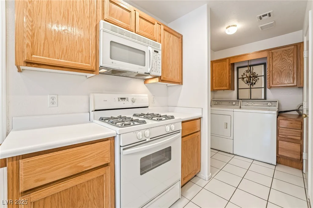 5025 Starfinder, Las Vegas, NV 89108