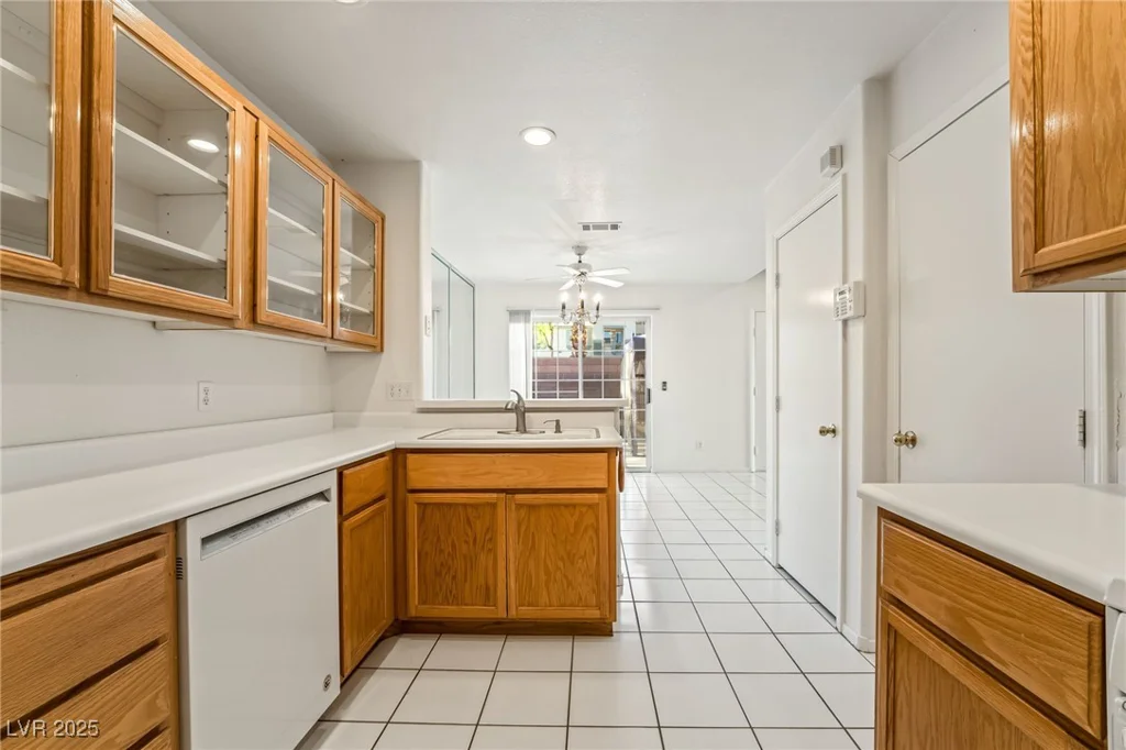 5025 Starfinder, Las Vegas, NV 89108