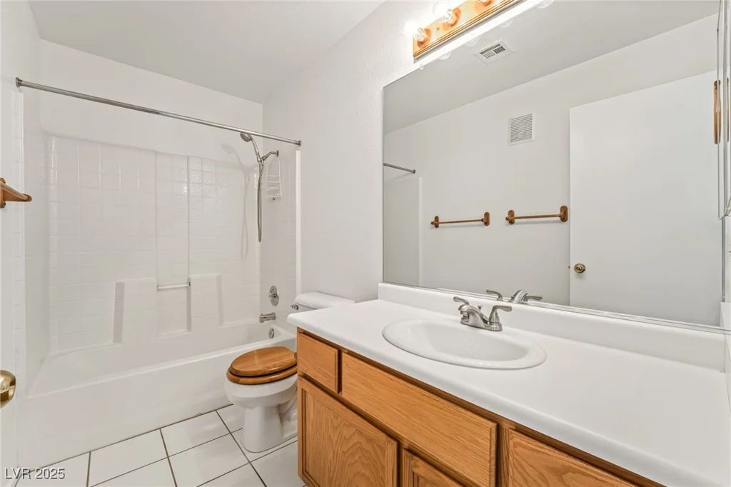 5025 Starfinder, Las Vegas, NV 89108