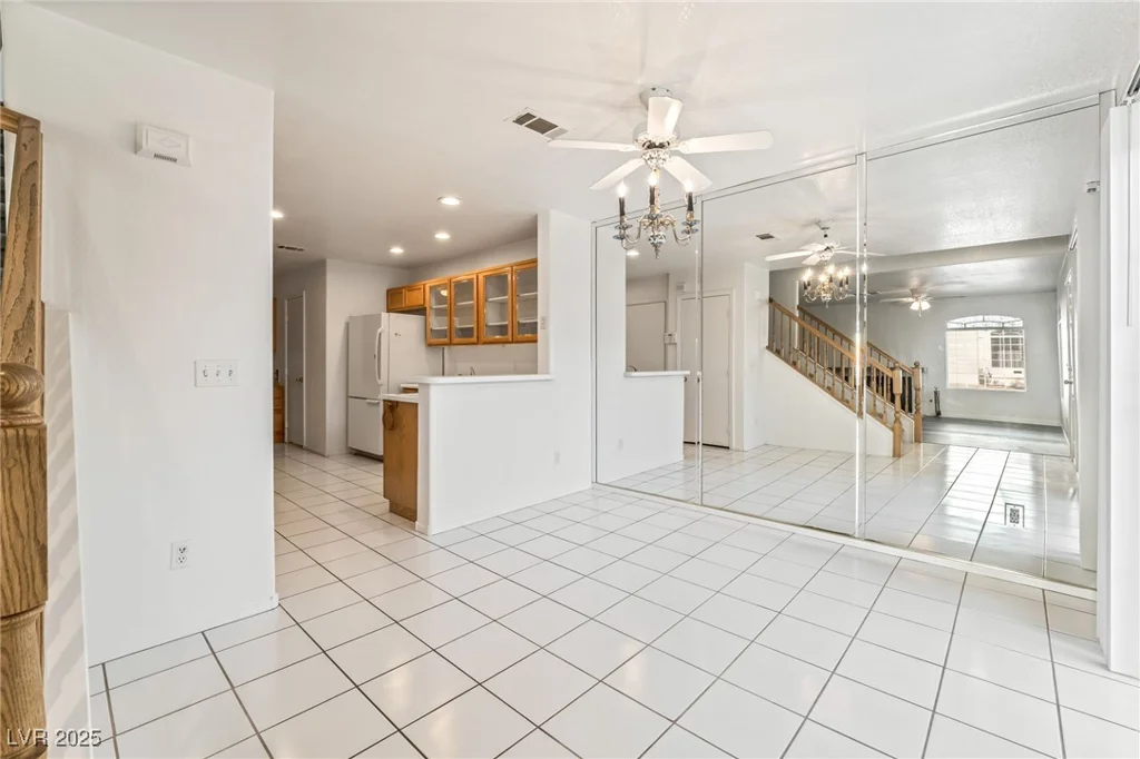 5025 Starfinder, Las Vegas, NV 89108