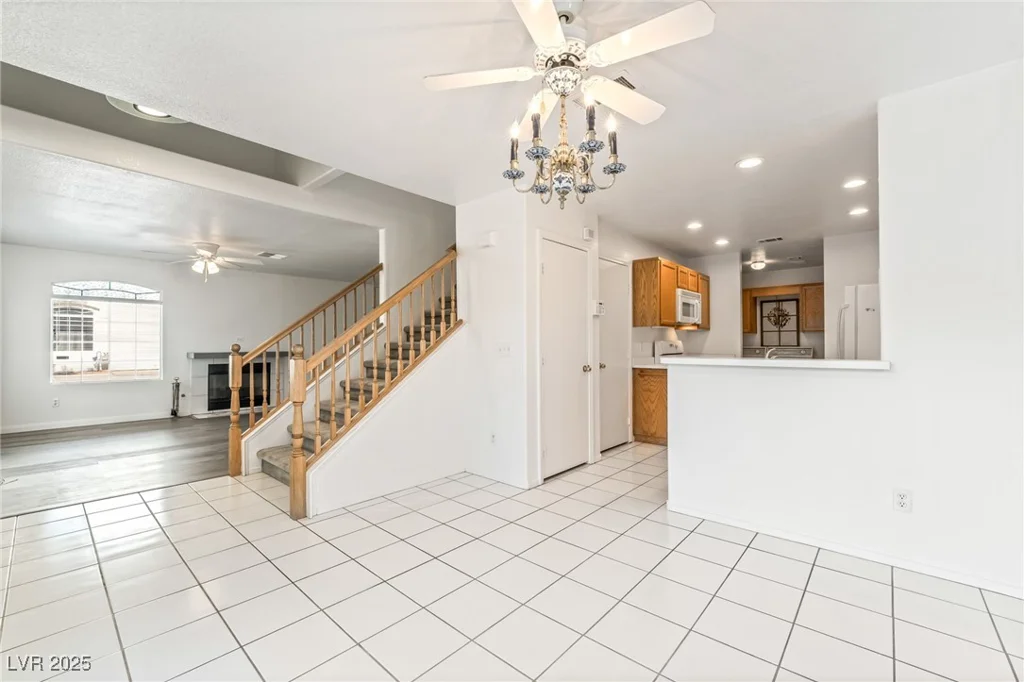 5025 Starfinder, Las Vegas, NV 89108
