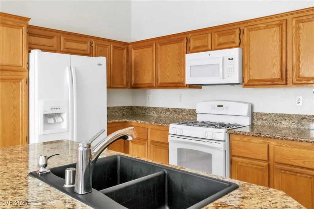 7990 Timber Horn, Las Vegas, NV 89147