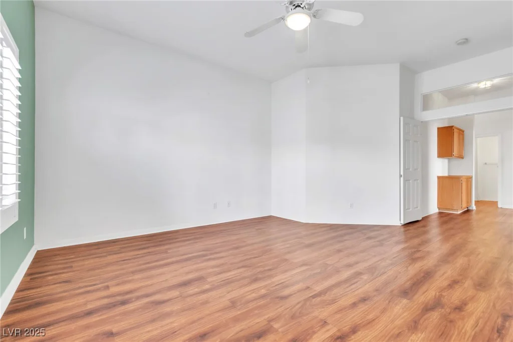 7990 Timber Horn, Las Vegas, NV 89147