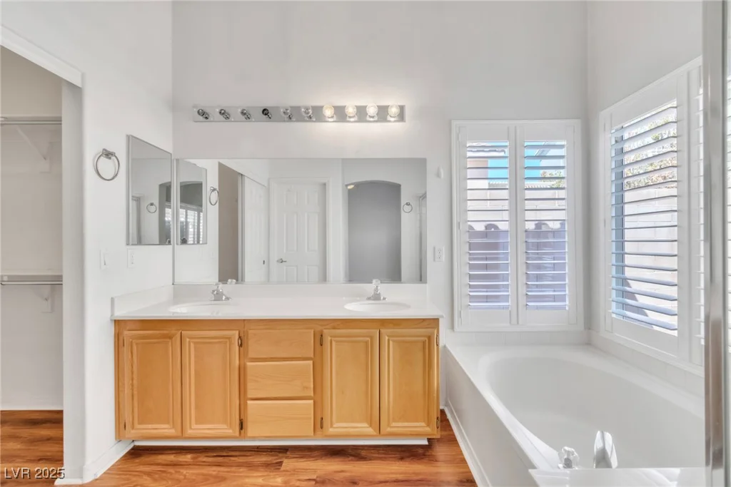 7990 Timber Horn, Las Vegas, NV 89147
