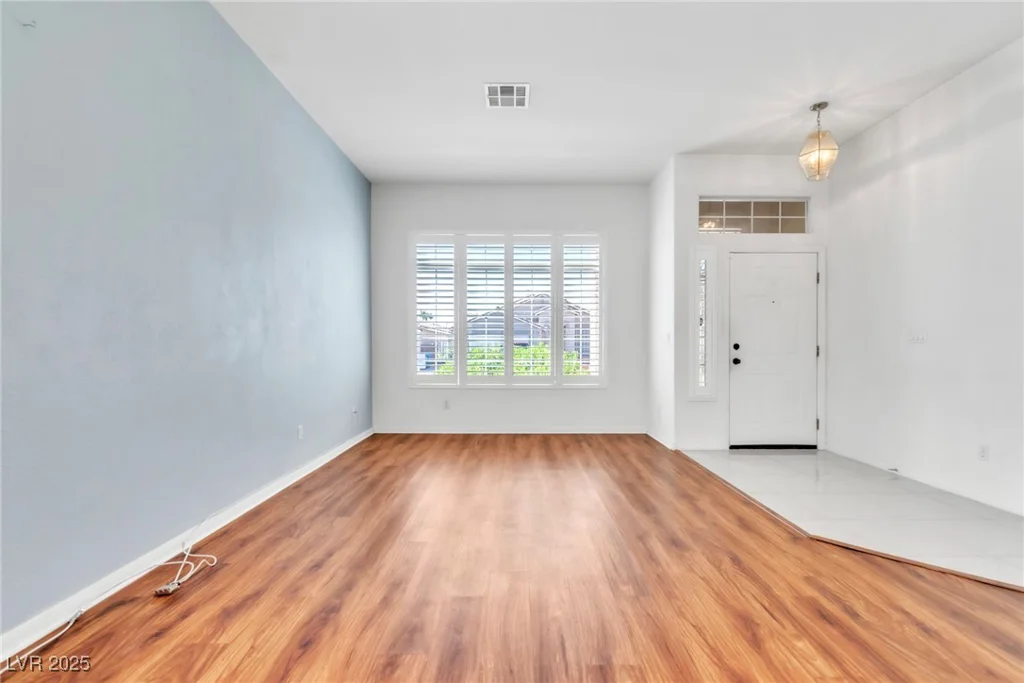 7990 Timber Horn, Las Vegas, NV 89147