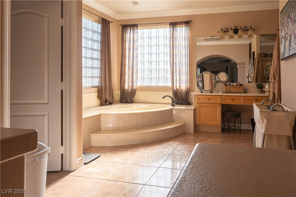 9012 Alpine Peaks, Las Vegas, NV 89147