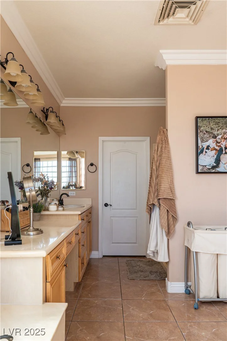 9012 Alpine Peaks, Las Vegas, NV 89147