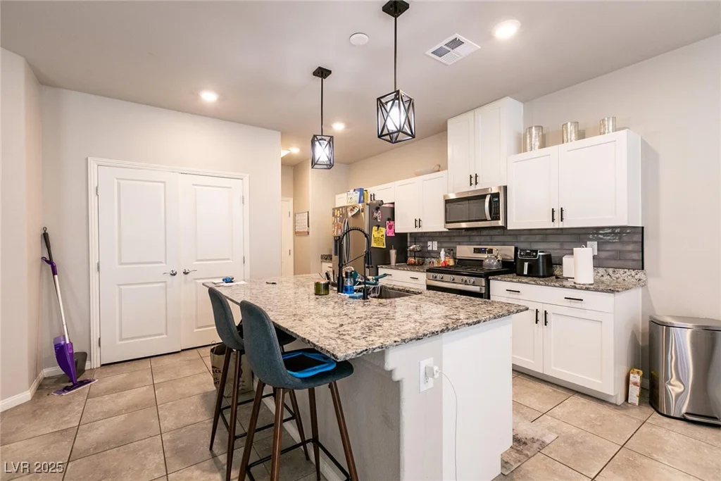 7721 Sheliak, North Las Vegas, NV 89084