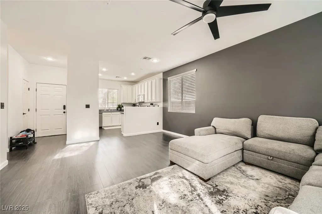 2714 Cottonwillow, Las Vegas, NV 89135