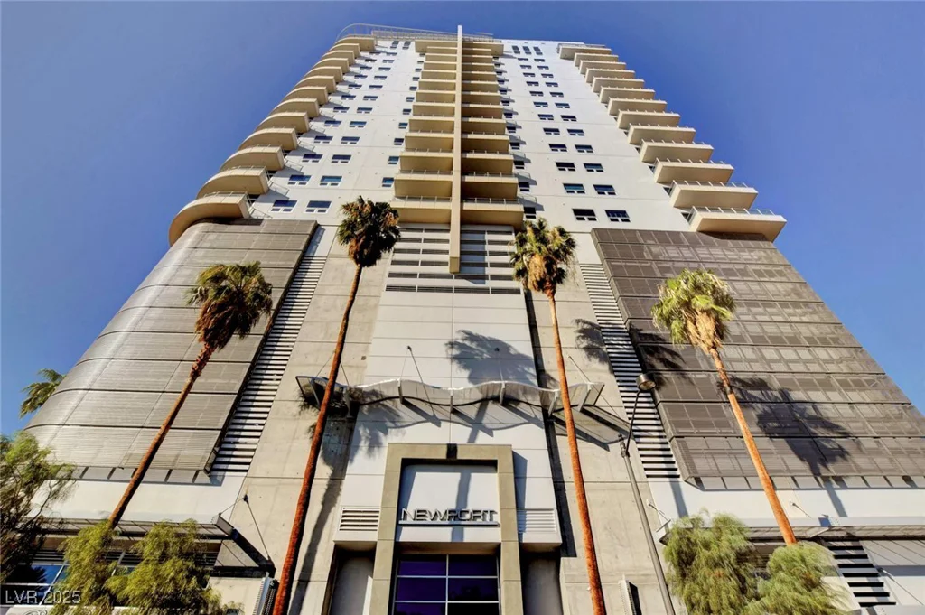 200 Hoover, Las Vegas, NV 89101
