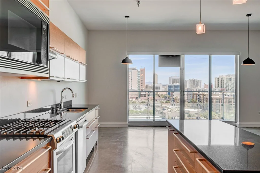 200 Hoover, Las Vegas, NV 89101