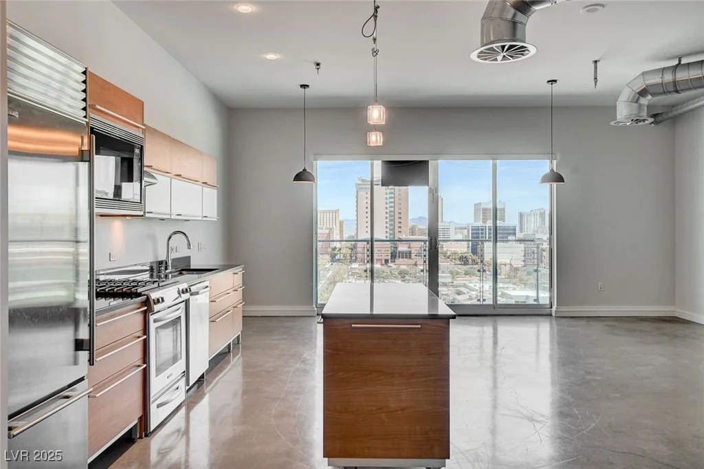 200 Hoover, Las Vegas, NV 89101