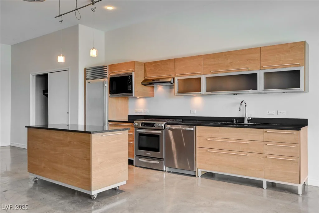 200 Hoover, Las Vegas, NV 89101