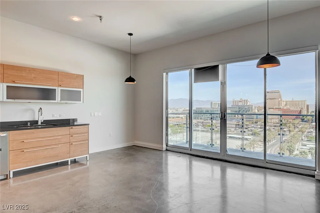 200 Hoover, Las Vegas, NV 89101
