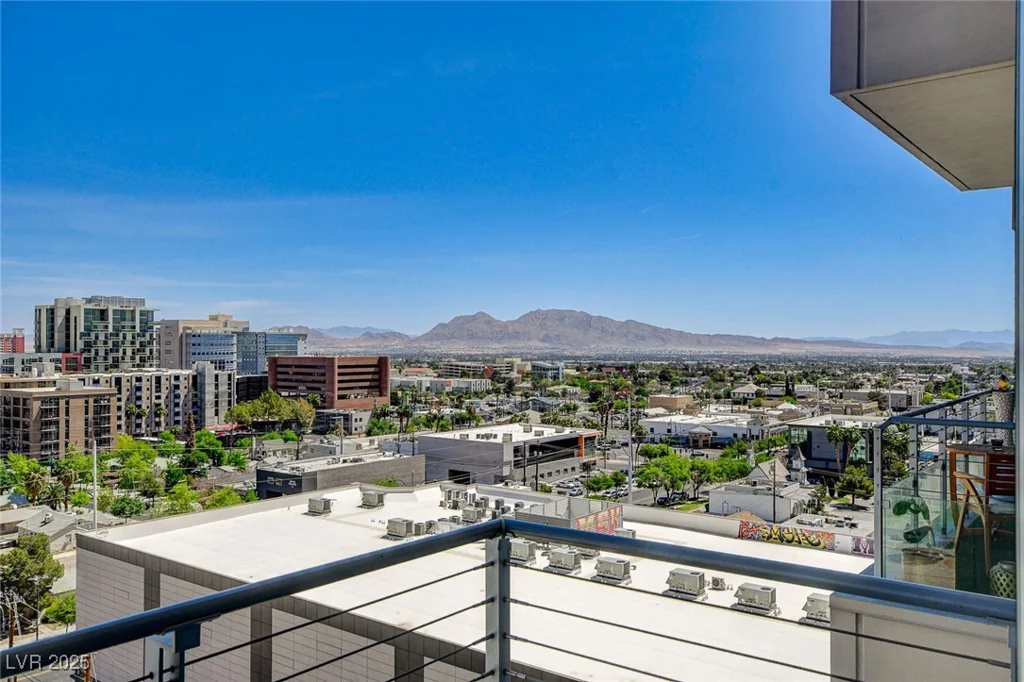 200 Hoover, Las Vegas, NV 89101